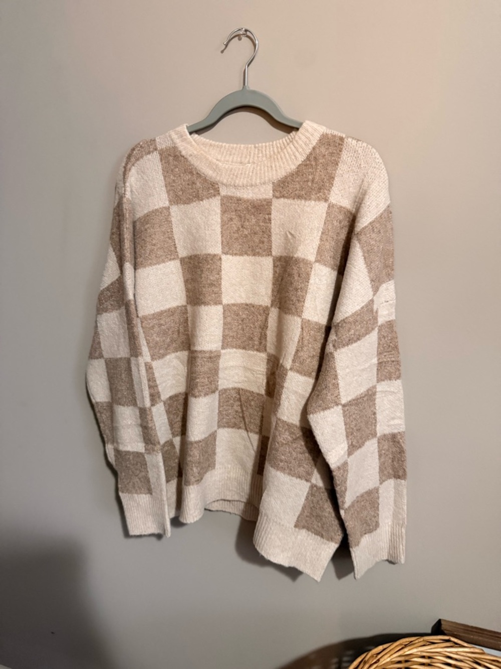 Source Unknown Beige and Cream Checkered Crewneck Sweater